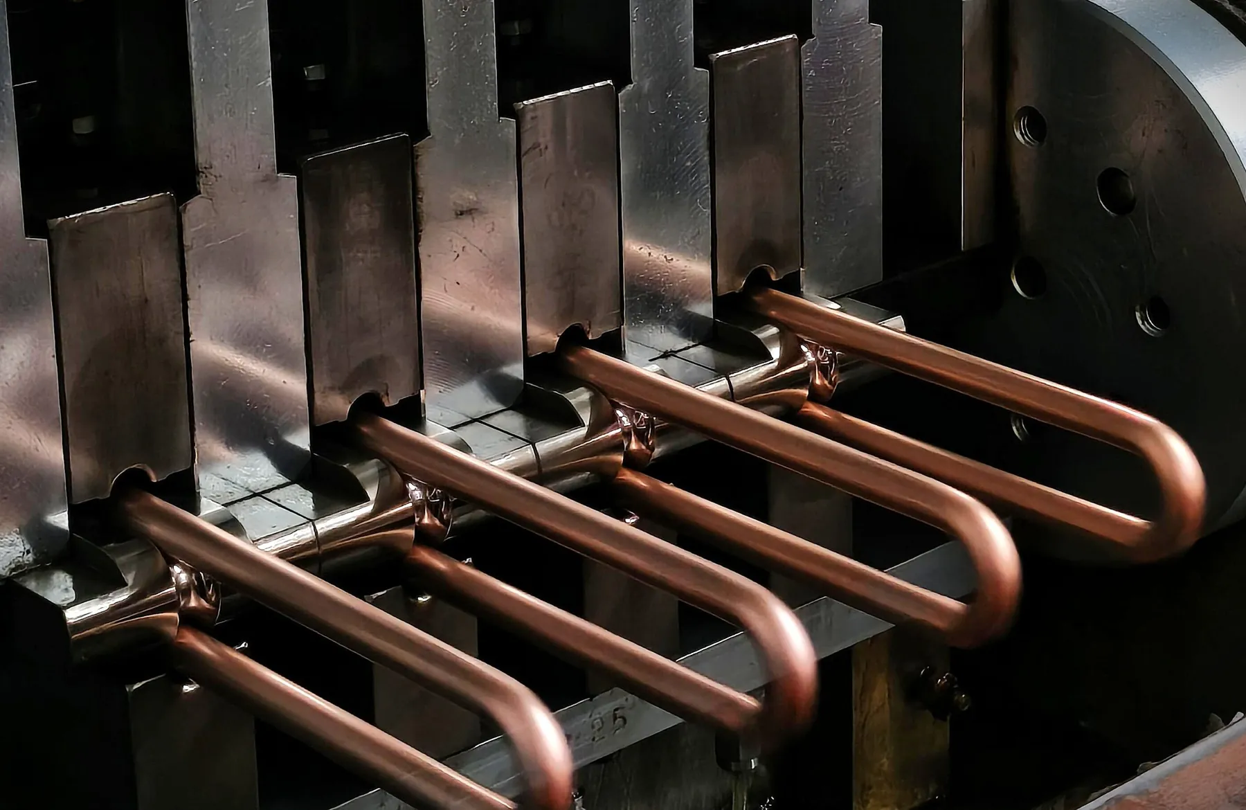 Copper U-bends formed on the bending machine